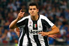 Alvaro Morata slaví gól ve finále italského poháru 2016