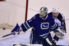 NHL: Winnipeg Jets at Vancouver Canucks