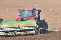 Zemědělství, kombajn, ilustrační foto