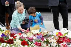 Vražda Jo Coxové - truchlící lidé, pietní akce