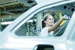 Automobilový průmysl - ilustrační foto