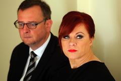 Rittg, Nečasová, Michal a Jindra u soudu