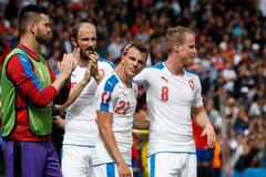 Euro 2016, Česko-Španělsko: zklamaní Vladimír Darida a David Limberský po zápase