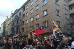 Průvod z Kampy při návštěvě čínského prezidenta