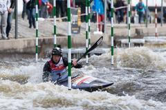 Kajakáři při nominačních závodech v Troji 2016