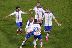 Euro 2016, Belgie-Itálie: Italové slaví gól na 0:1