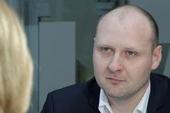 Šlachtův konec? Jde o to dosadit lidi, které vybere současné vedení policie, říká Wagenknecht