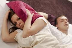 Jak se zbavit chrápání? Zhubněte, operace nepomůže, ale pozor na dušení při apnoe, radí lékař