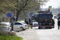 Zaútočila trojice sebevražedných atentátníků. Snímek z místa činu.