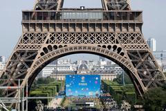 Euro ve stínu teroristů. Policie musí uhlídat fanoušky hlavně pod Eiffelovou věží