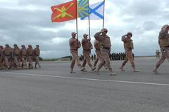 Podívejte se, jak Rusové trénují na vojenskou přehlídku v Sýrii