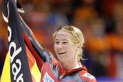 Pechsteinová se raduje z bronzu na 5000 metrů