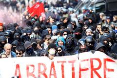 Demonstranti v Brennerském průsmyku