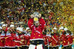 MS 2015, finále Kanada-Rusko: Mike Smith s trofejí pro mistry světa