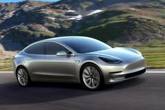 Tesla Model 3 - koncept - čelní