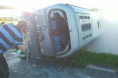 Nehoda autobusu a osobního auta u Kadaně na Chomutovsku