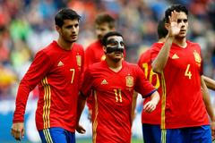 Radost španělských fotbalistů: Álvaro Morata, Pedro Rodriguez a Marc Bartra