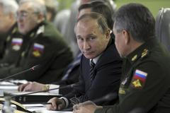 Ruský prezident Putin a ministr obrany Šojgu v Moskvě.