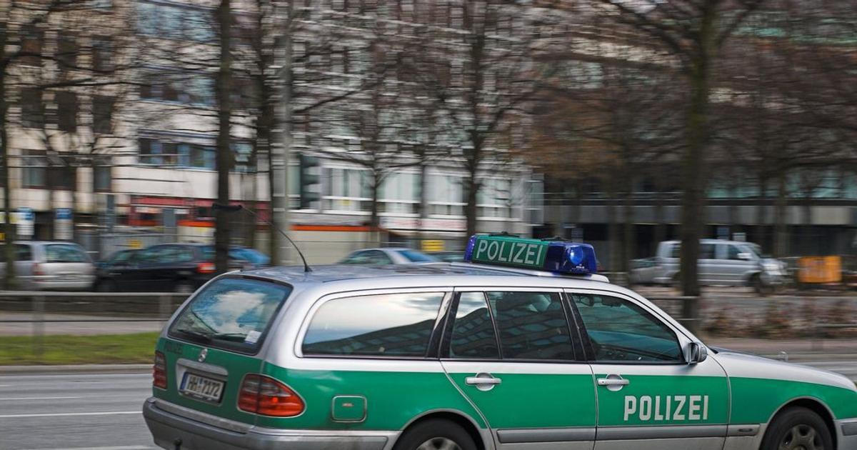 Několik zraněných po útoku na gymnáziu v Bavorsku, police zadržela pachatele