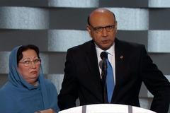 Otec amerického muslima, který zahynul v Iráku, vzkázal Trumpovi: Vy jste Americe nic neobětoval!