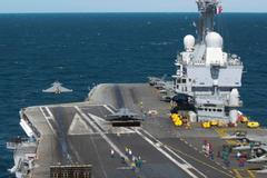 Francie - letadlová loď Charles de Gaulle