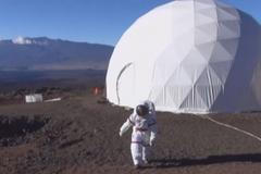 Sopka sloužila jako Mars. Šest lidí žilo rok na ploše 93 m², ven mohli jen ve skafandru