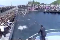 Severokorejský vůdce Kim Čong-un se procházel po městě. Lidé kvůli němu skákali do moře