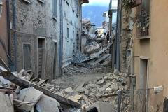 Foto: Zkáza přišla uprostřed noci. Zemětřesení v Itálii ničilo města, lidi uvěznilo v troskách