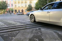 Značení a místa, která řidičům v Praze ztrpčují život