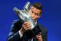 Cristiano Ronaldo s cenou pro nejlepšího fotbalistu Evropy za sezonu 2015/16