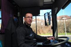 Novinář řidičem autobusu - hlavní