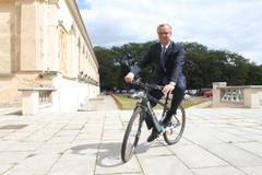 Miroslav Kalousek na kole