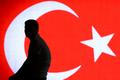 Turecko puč - Muž před vlajkou