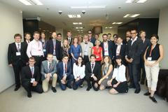 Členové komise spolu s 22 finalisty