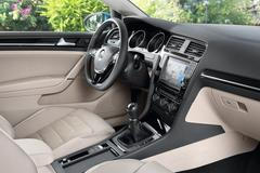 Volkswagen Golf 2013 - interiér