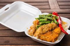 Konec plastového nádobí? Bude to tak i u nás, stejně jako končí igelitky zdarma, říká aktivista