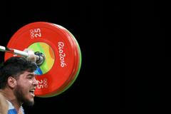 OH 2016 - vzpírání (do 69 kg): Izzat Artykov, Kyrgyzstán