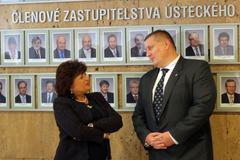 Vláda přijela vlakem do Ústí rozhodovat o limitech