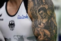 OH 2016, sportovní gymnastika: Marcel Nguyen - tetování