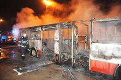 V Praze shořel autobus MHD