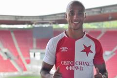 Gino van Kessel v dresu Slavie Praha