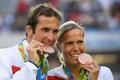 Radek Štěpánek a Lucie Hradecká s olympijskými medailemi