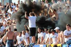 Policejní manévry ve Znojmě. Kvůli Baníku zavřely i hospody