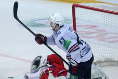 Finále KHL: Lev-Magnitogorsk: Petri Vehanen - Jan Kovář (43)