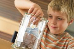 Dítě, spoření, kapesné