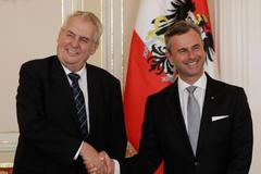 Prezident Miloš Zeman přijal na Hradě rakouského prezidentského kandidáta Norberta Hofera.