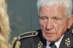 Boje proti nacistům? Strach jsem si nepřipouštěl, to bych do letadla nesedl, říká pilot Emil Boček