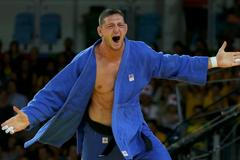 OH 2016, judo do 100 kg, finále: Lukáš Krpálek (v modrém)