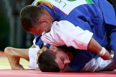 OH 2016, judo do 100 kg, semifinále: Lukáš Krpálek (v modrém) a Cyrille Maret (FRA)