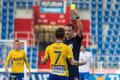 SL, Baník-Teplice: Martin Fillo a rozhodčí Pavel Julínek; žlutá karta